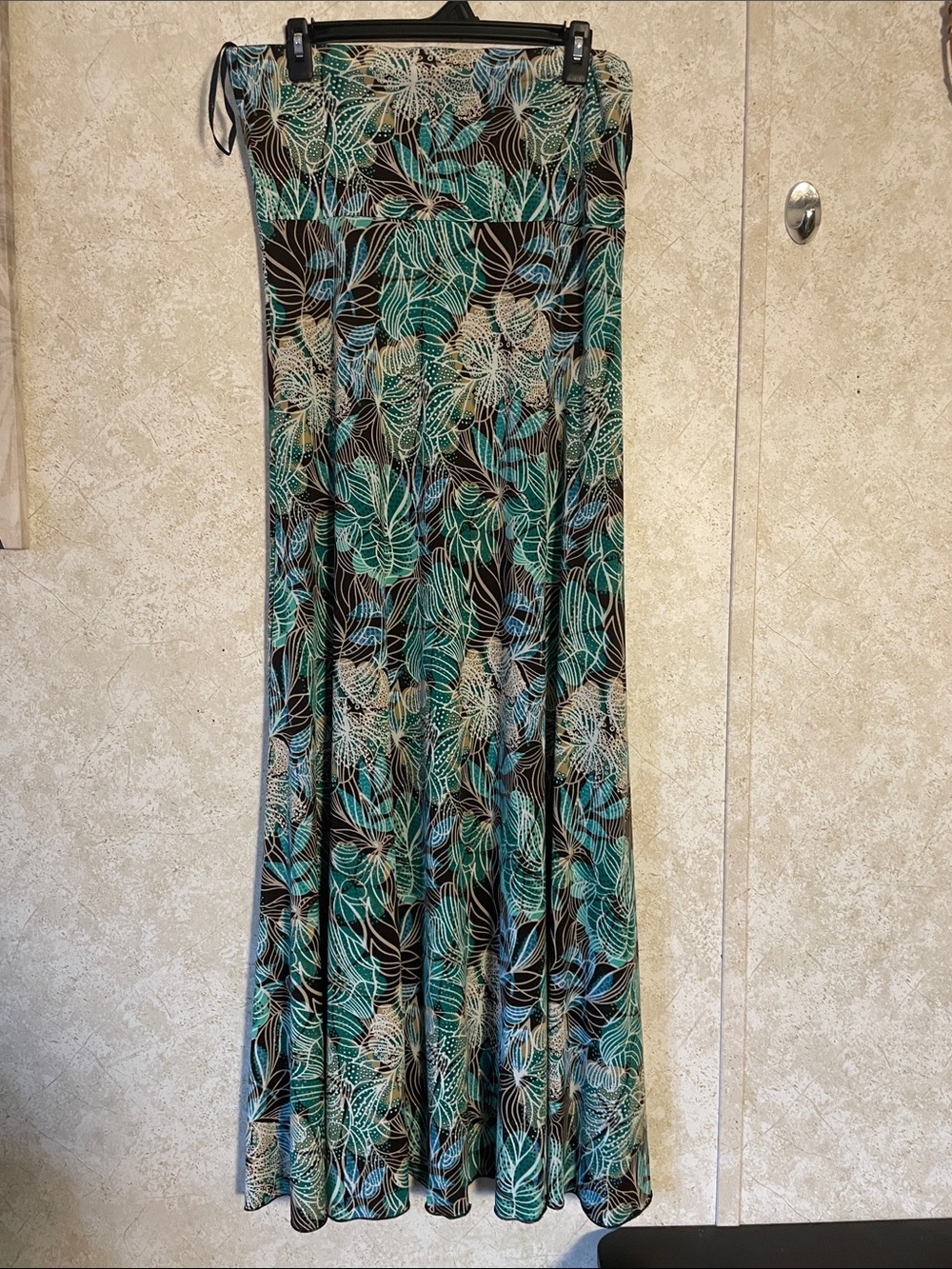 What’s Hot Strapless Floral Maxi Dress in Teal and Black Size L
